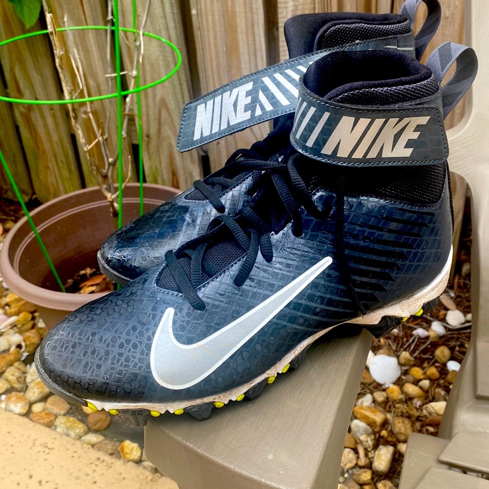 Nike Fastflex Baseball/Softball/Football cleat. Size 8